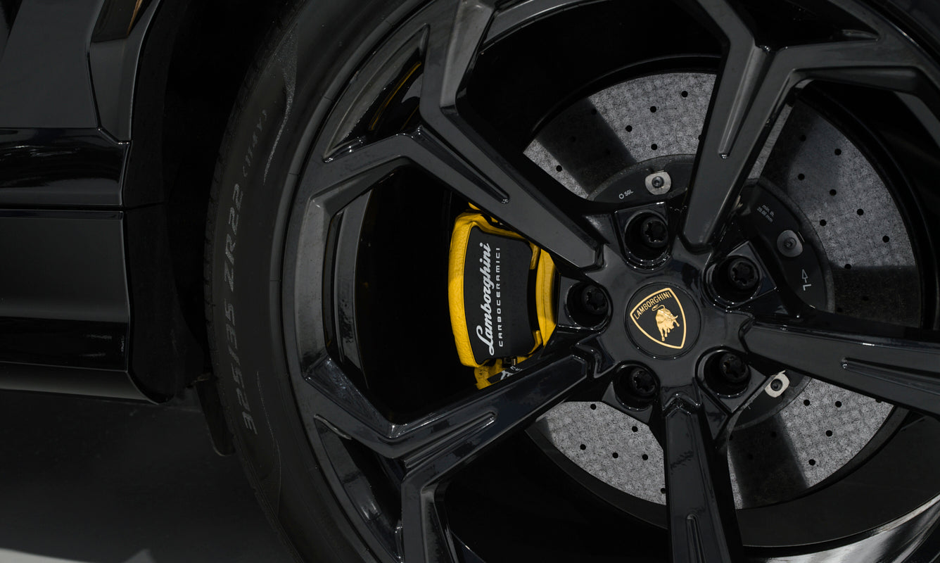 Lamborghini Urus - Black