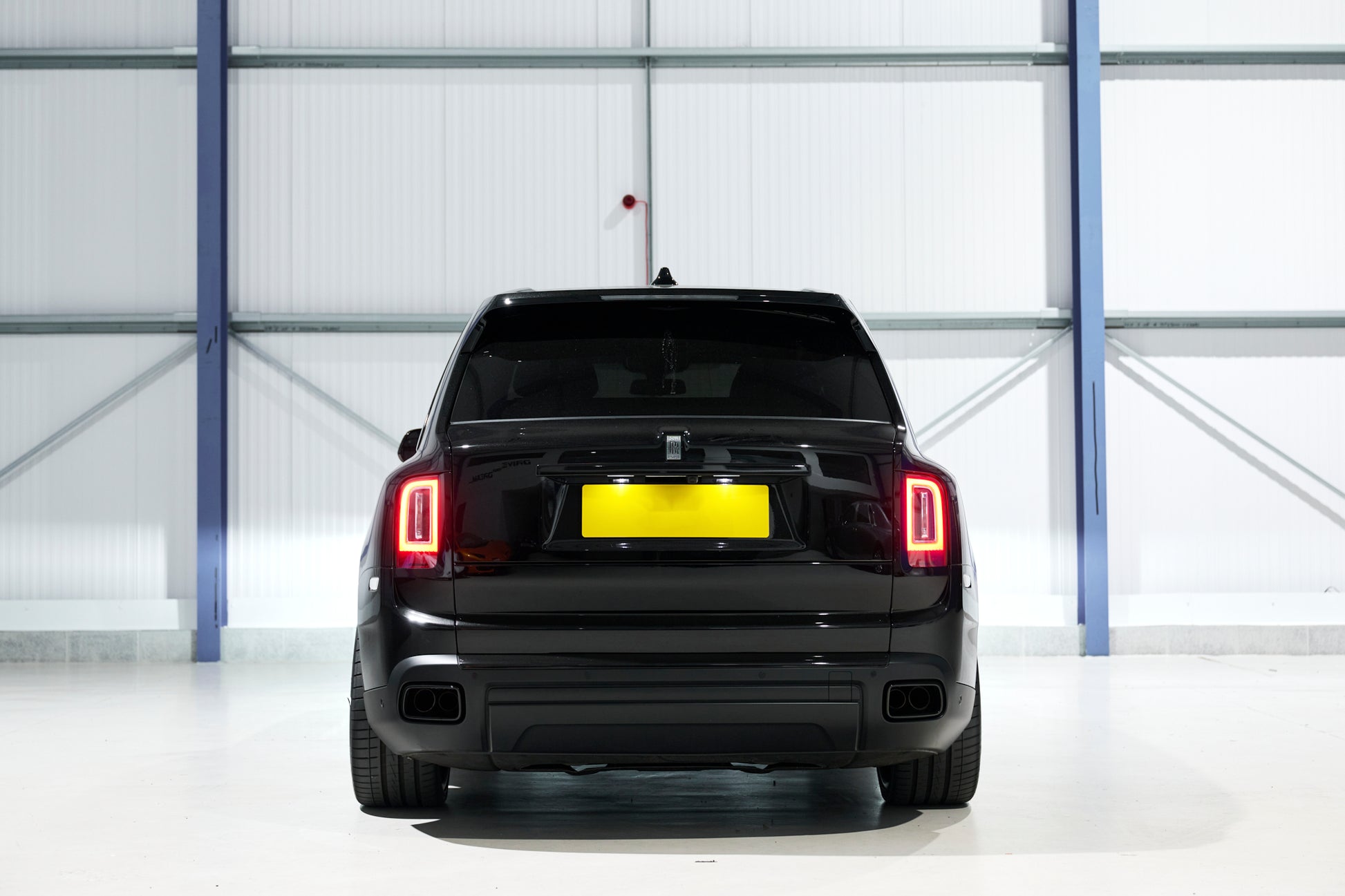 Rolls Royce Cullinan - Black - (Black Interior)