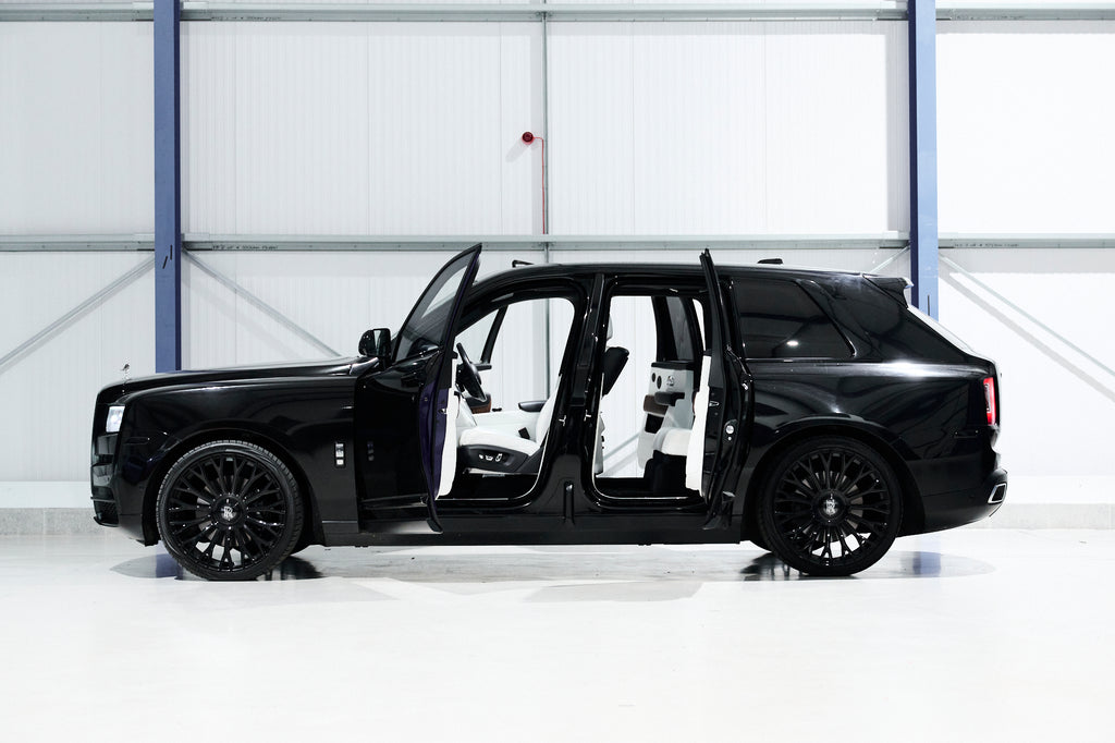 Rolls Royce Cullinan - (White Interior)