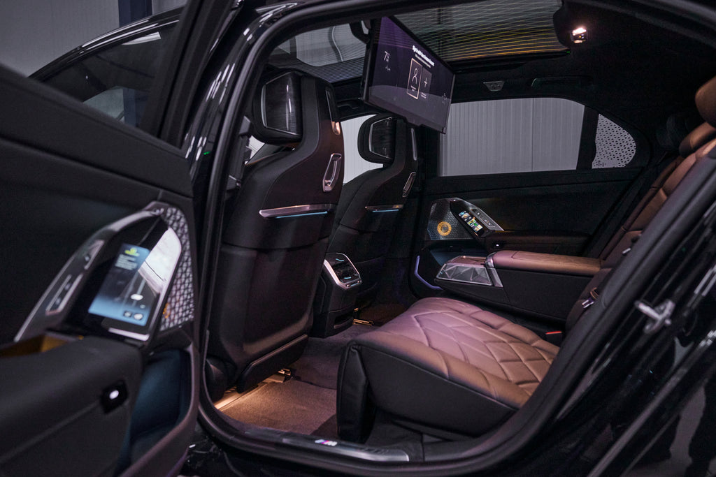 BMW i7 - Black