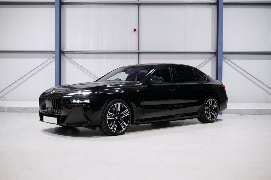 BMW i7 - Black