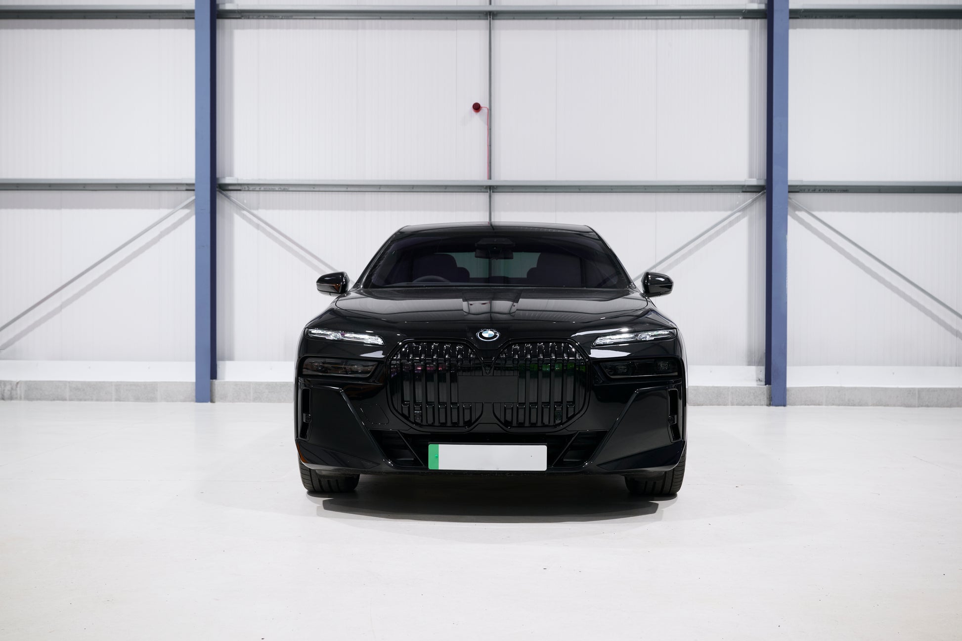 BMW i7 - Black