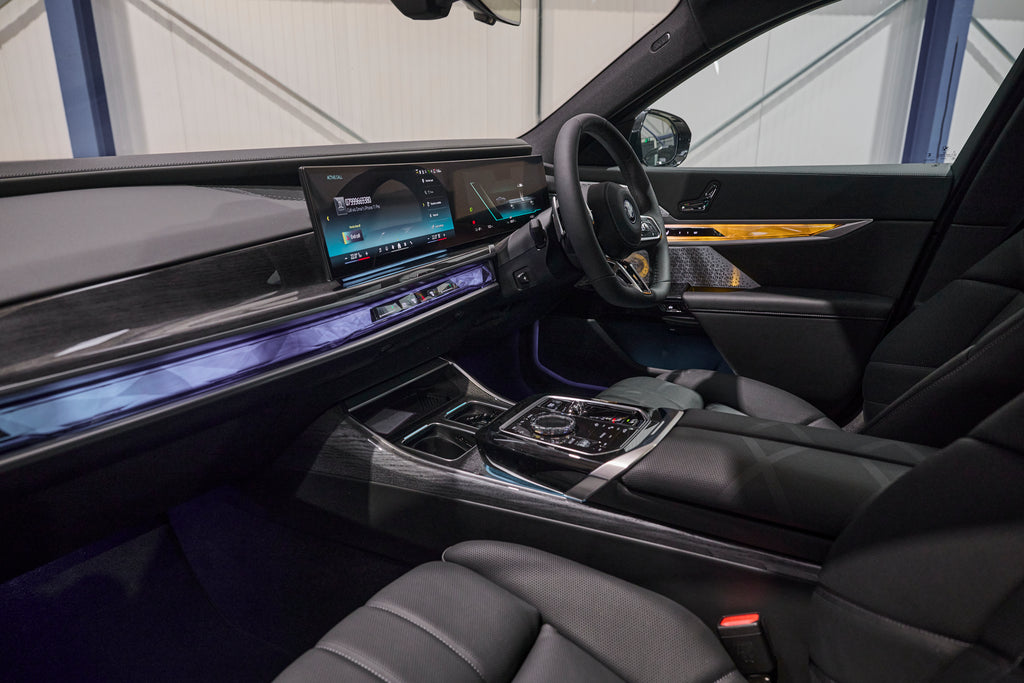 BMW i7 - Black