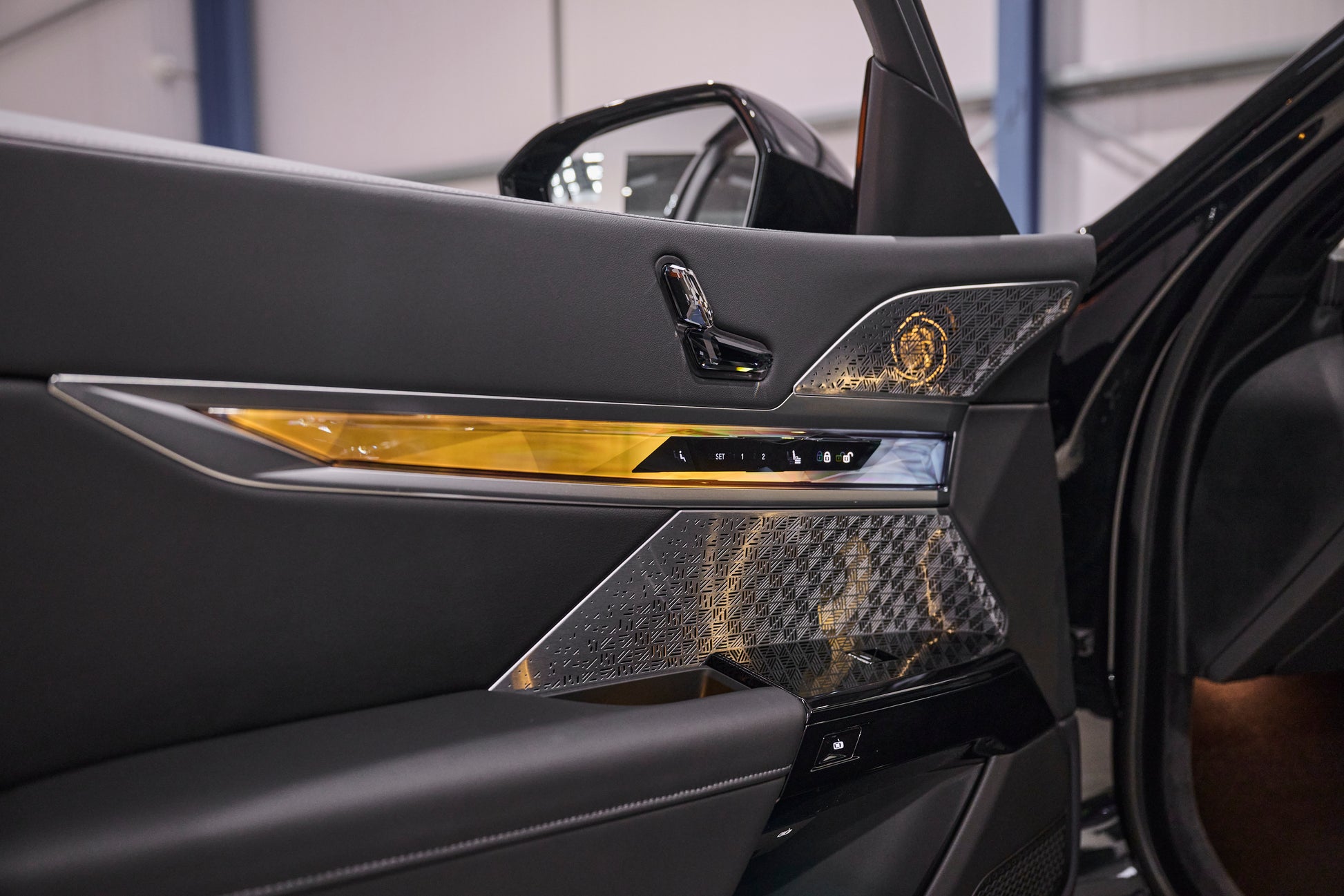 BMW i7 - Black