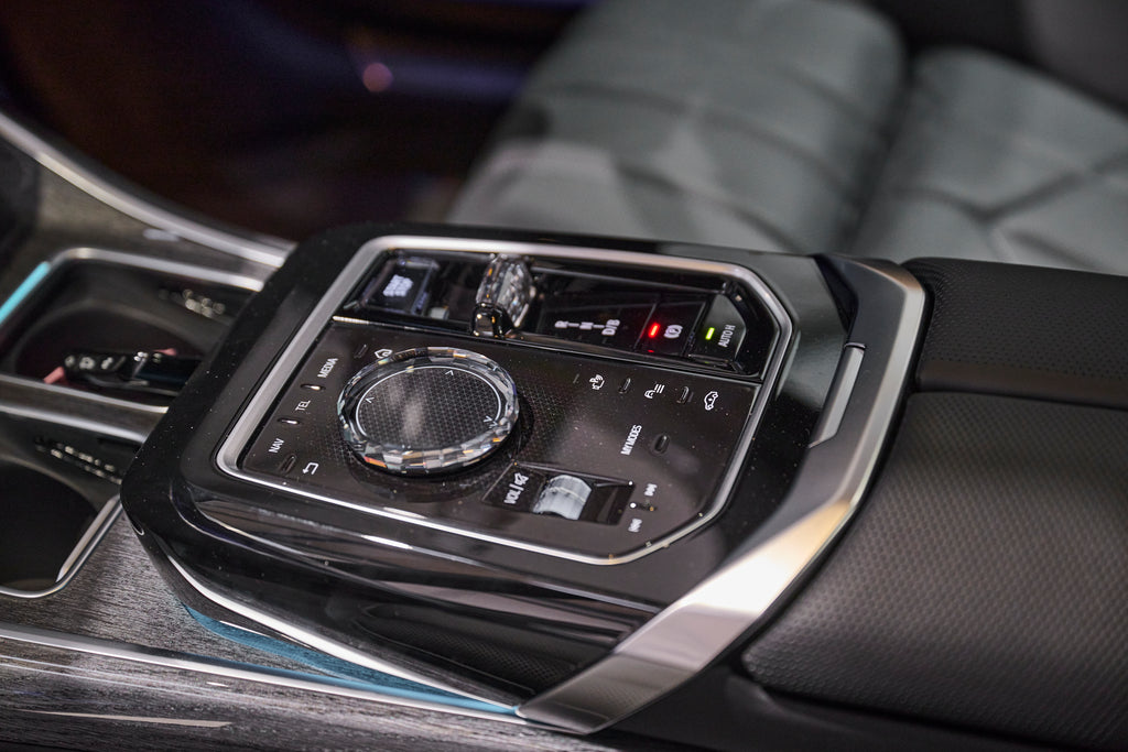 BMW i7 - Black