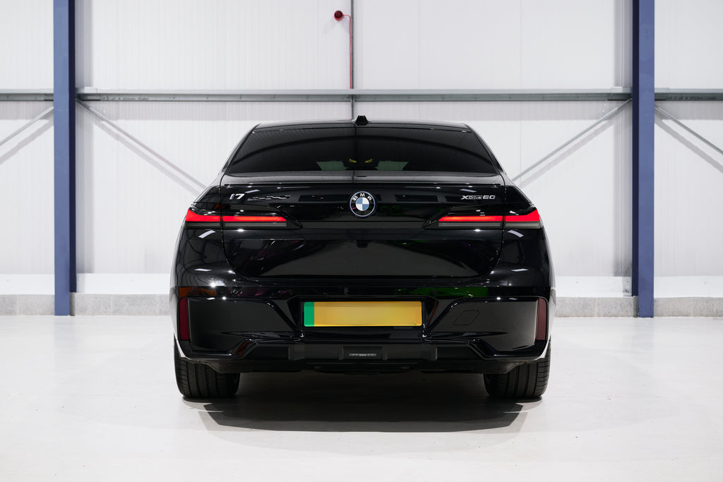 BMW i7 - Black