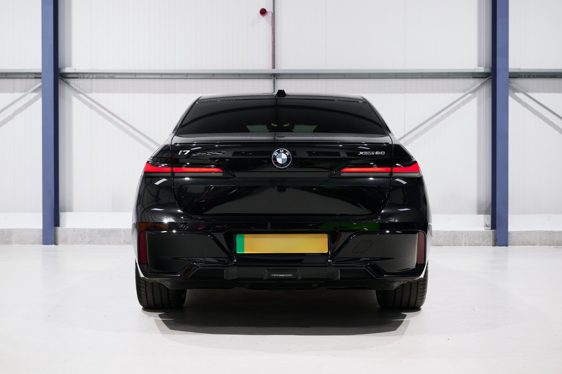 BMW i7 - Black
