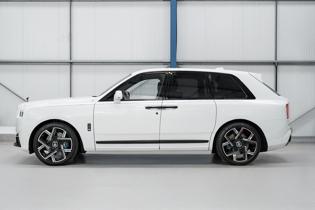 Rolls Royce Cullinan - White