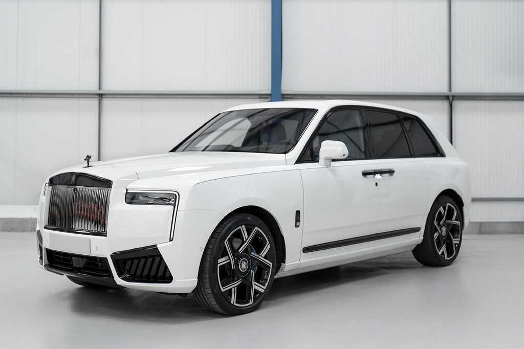 Rolls Royce Cullinan - White