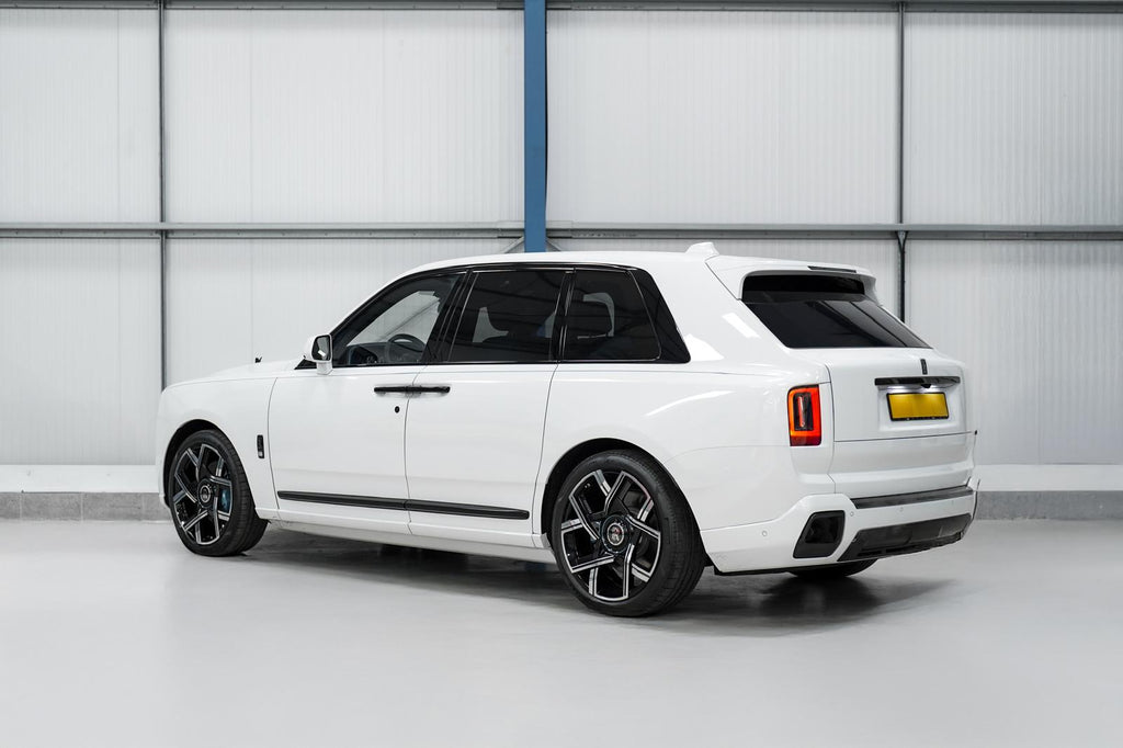 Rolls Royce Cullinan - White